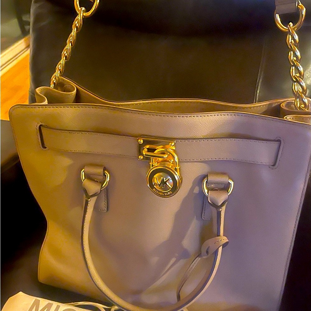 Michael Kors Handbag New measurements 14x13” with dust bag - Picture 5 of 6